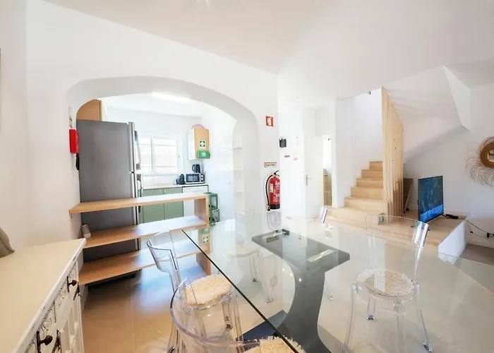 Casa Lobitos With Pool - Vakantiehuis